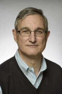 Alejandro Iglesias headshot